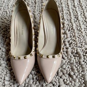 Tan and gold Wild Diva size 8 brand new. 4 inch heels